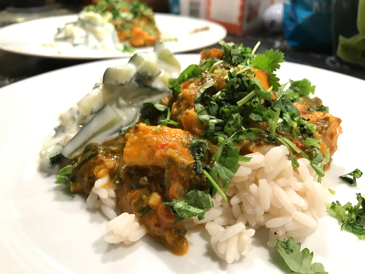 Palak paneer och gurkraita med mynta