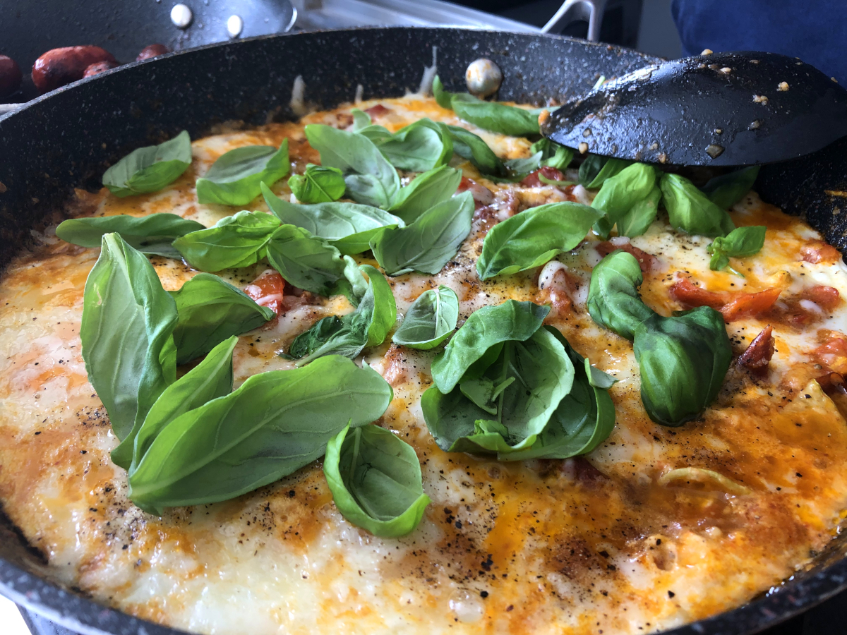 Shakshuka med parmesan och mozzarella